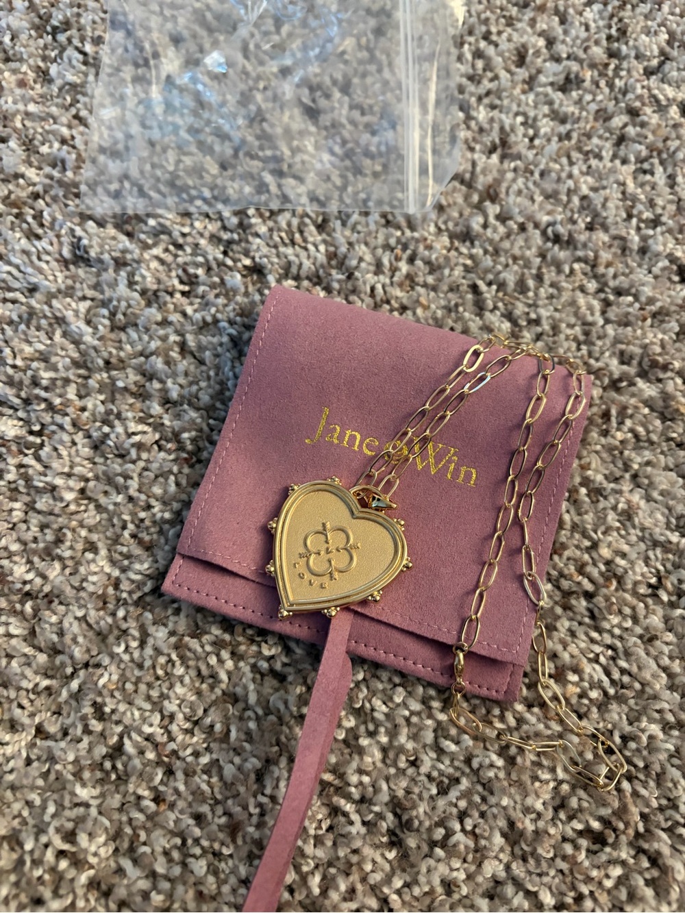 BRAND NEW JANE WIN LOVE Treasure Trove Heart Pendant Necklace - Picture 4 of 4